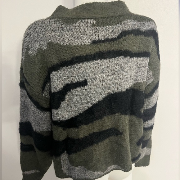 Womens fuzzy cardigan size Large - Picture 5 of 10